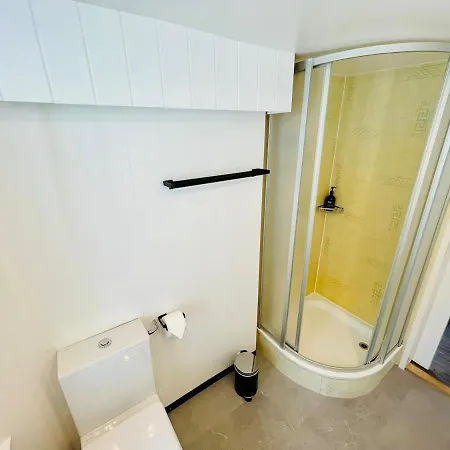 -theurbanist- 2 Bd Free Parking Fast Wifi شقة Unterseen